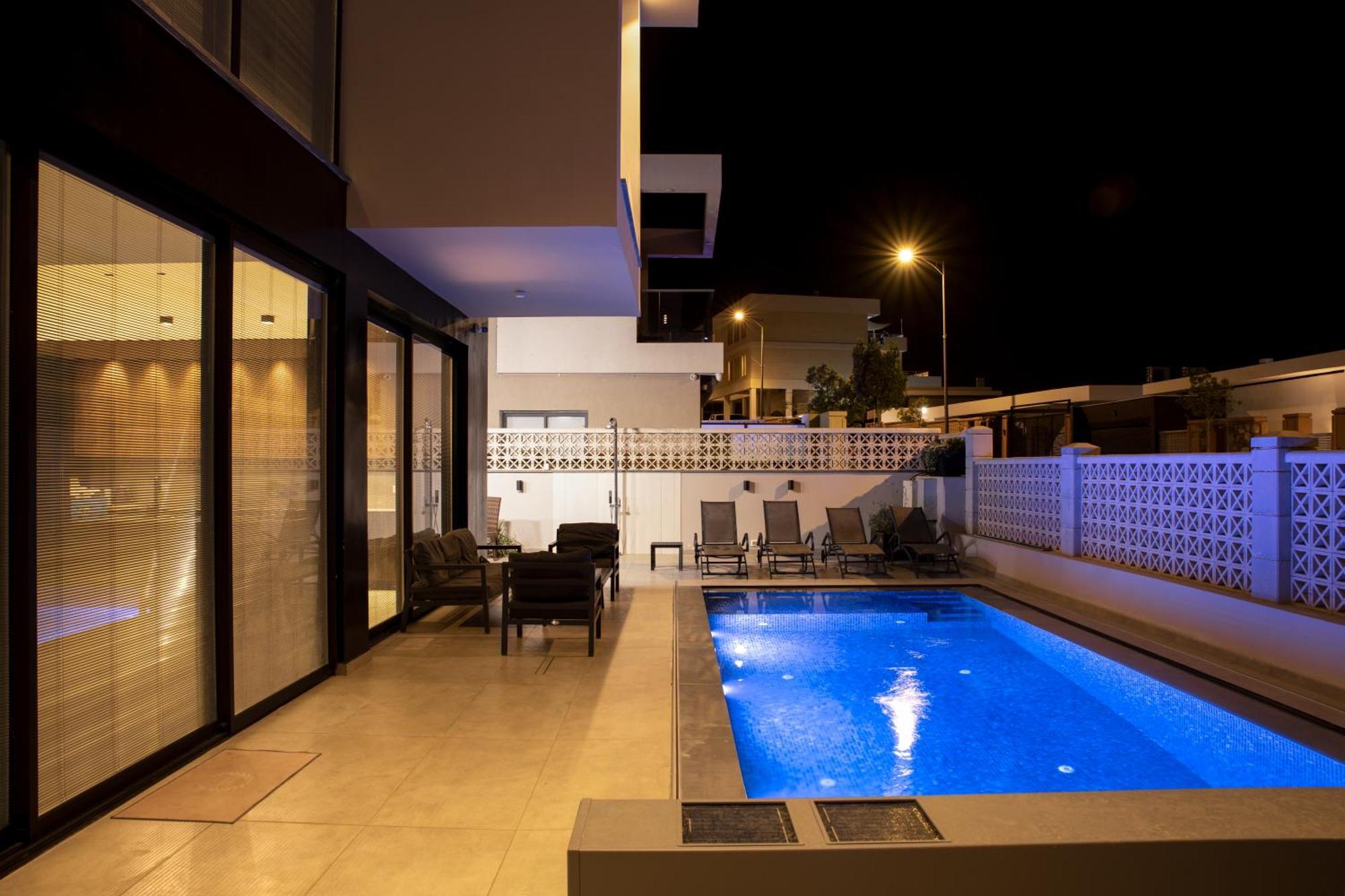 Astoria Villa *